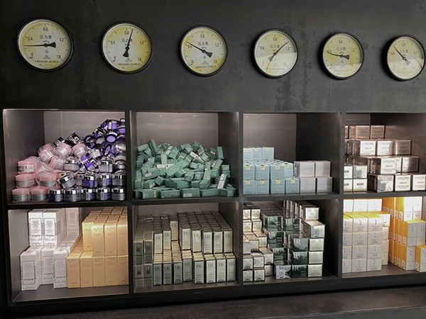 韵斐诗：次抛化妆品不等于小样