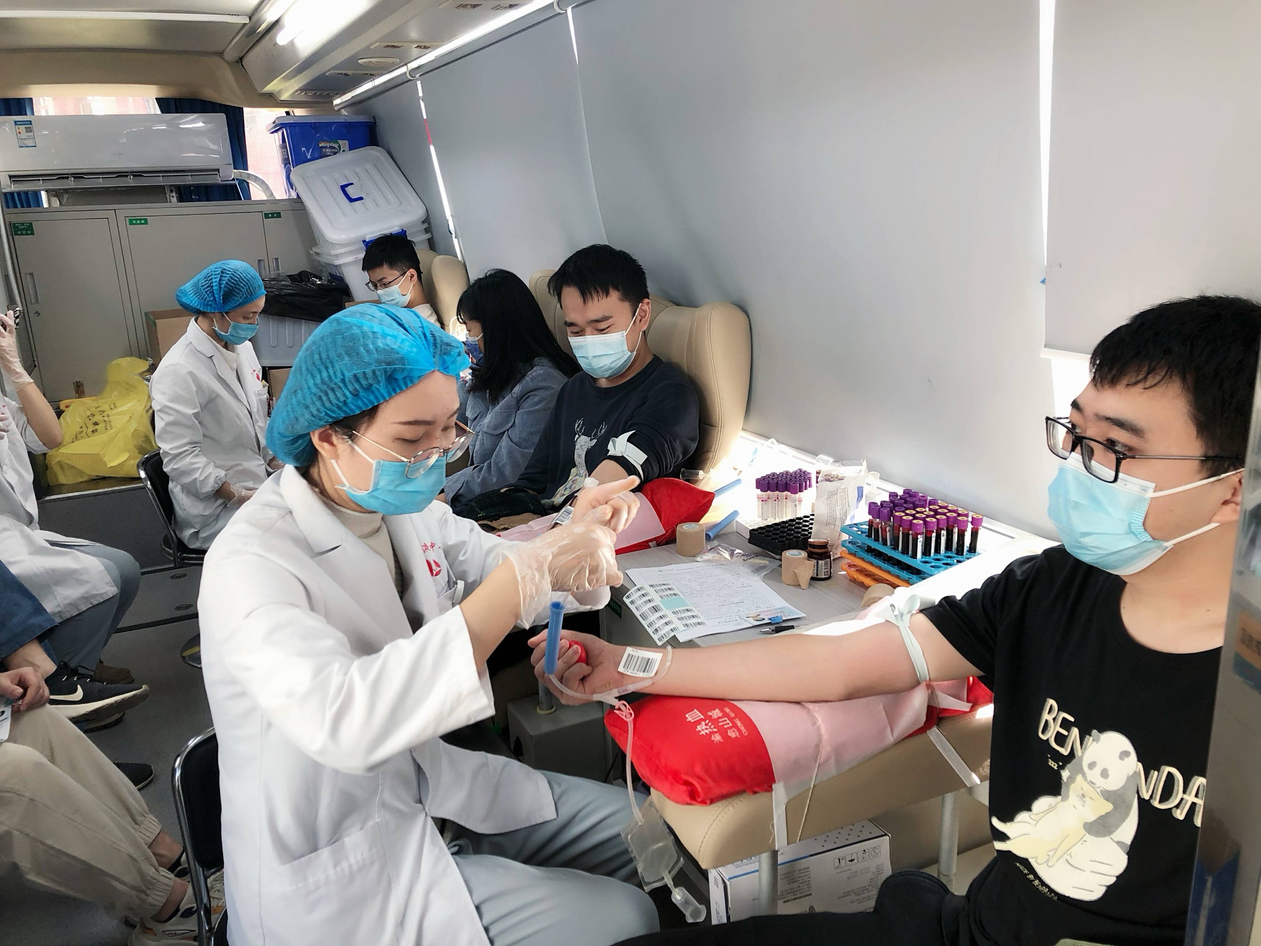 “渝热血 愈山城”——国药重设2022年无偿献血