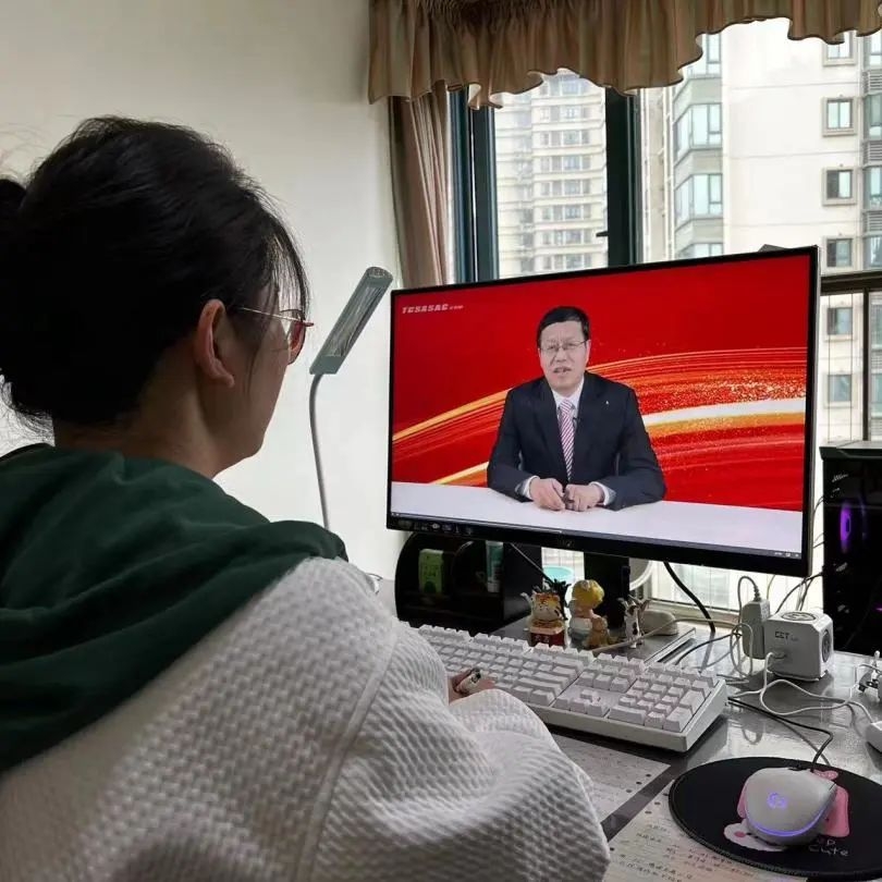 居家办公不松懈 网络学习促提升