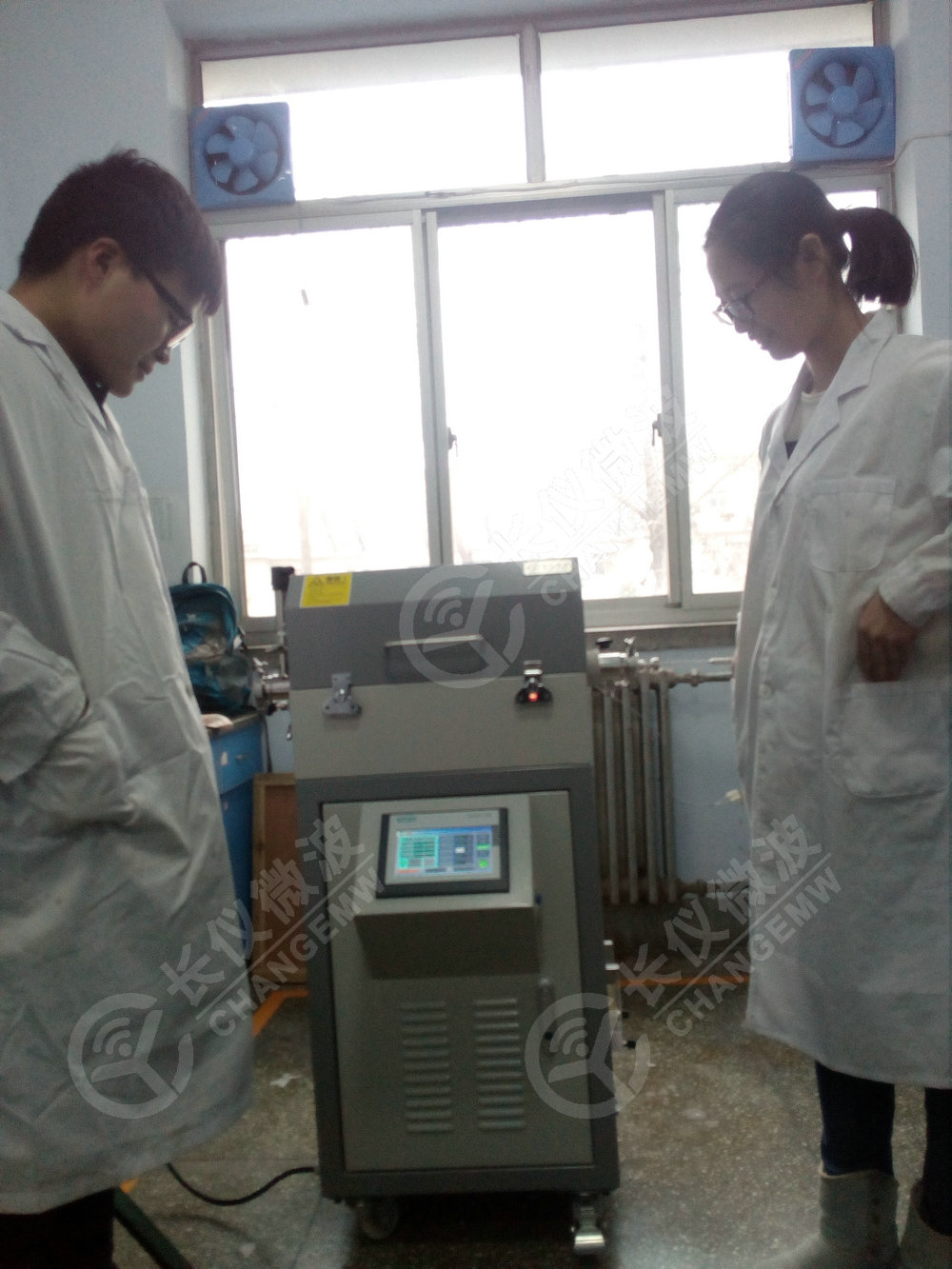 2018年3月9日我司微波真空管式炉在中铝郑州研究院投入使用