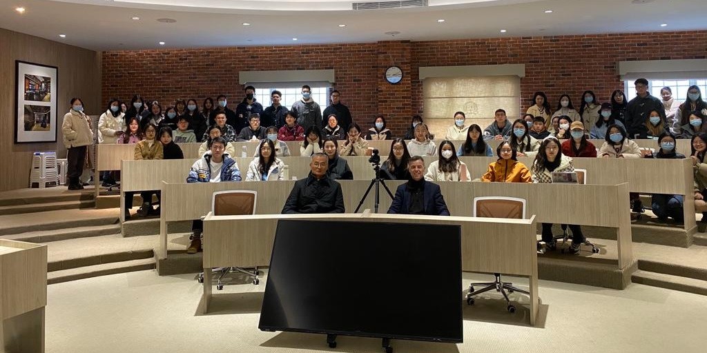 WOLFGANG FREY ERHÄLT DEN TITEL EINES GASTPROFESSORS DER UNI SOOCHOW