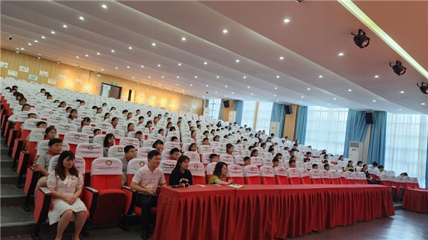 【中国网】“红色精神伴成长,童心向党心飞扬” ——红色主题教育系列活动 【中国网】“红色精神伴成长,童心向党心飞扬” ——红色主题教育系列活动