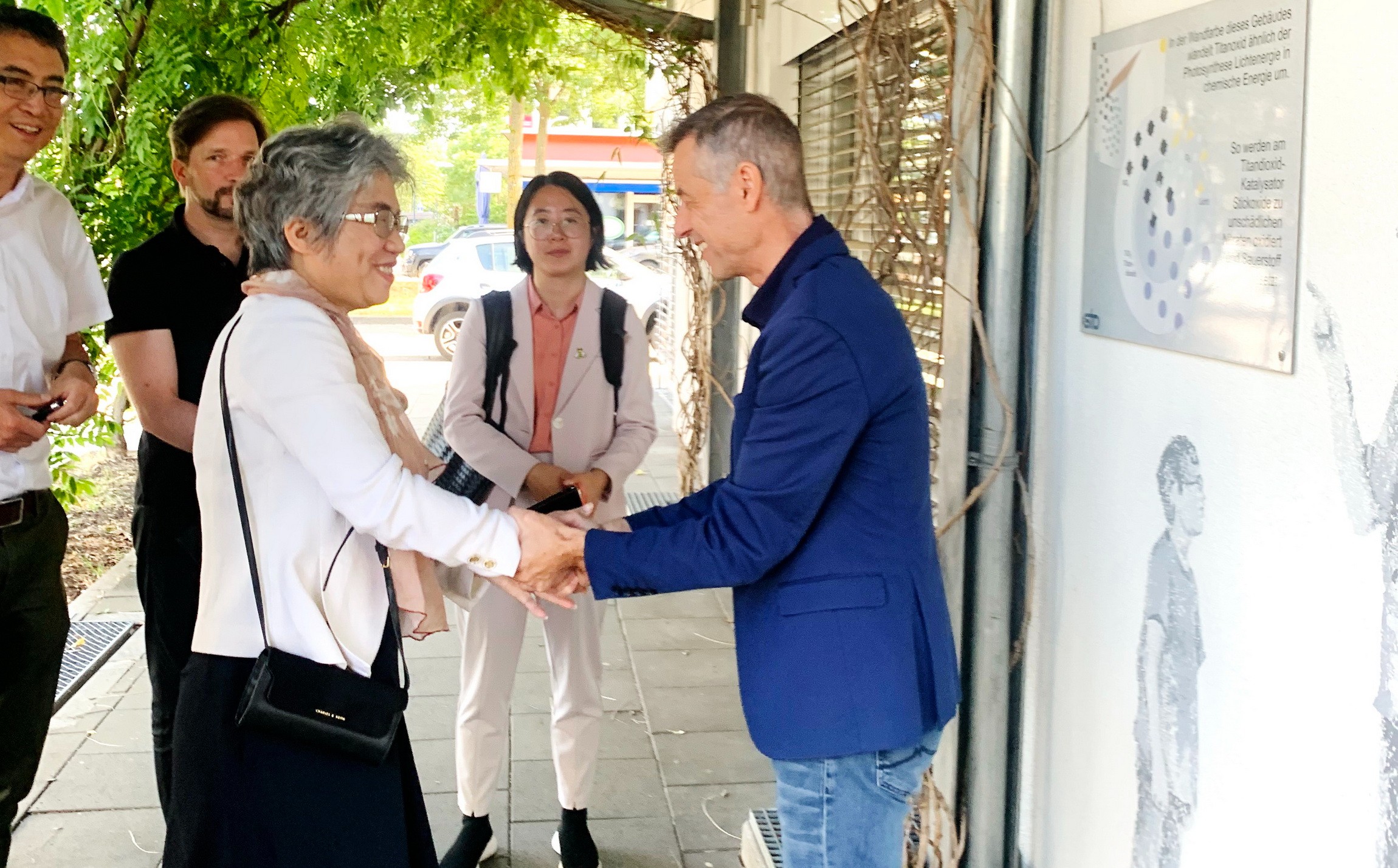 Shenzhen Academy of Building Sciences besucht die Frey-Gruppe, um Erfahrungen mit kohlenstofffreien 