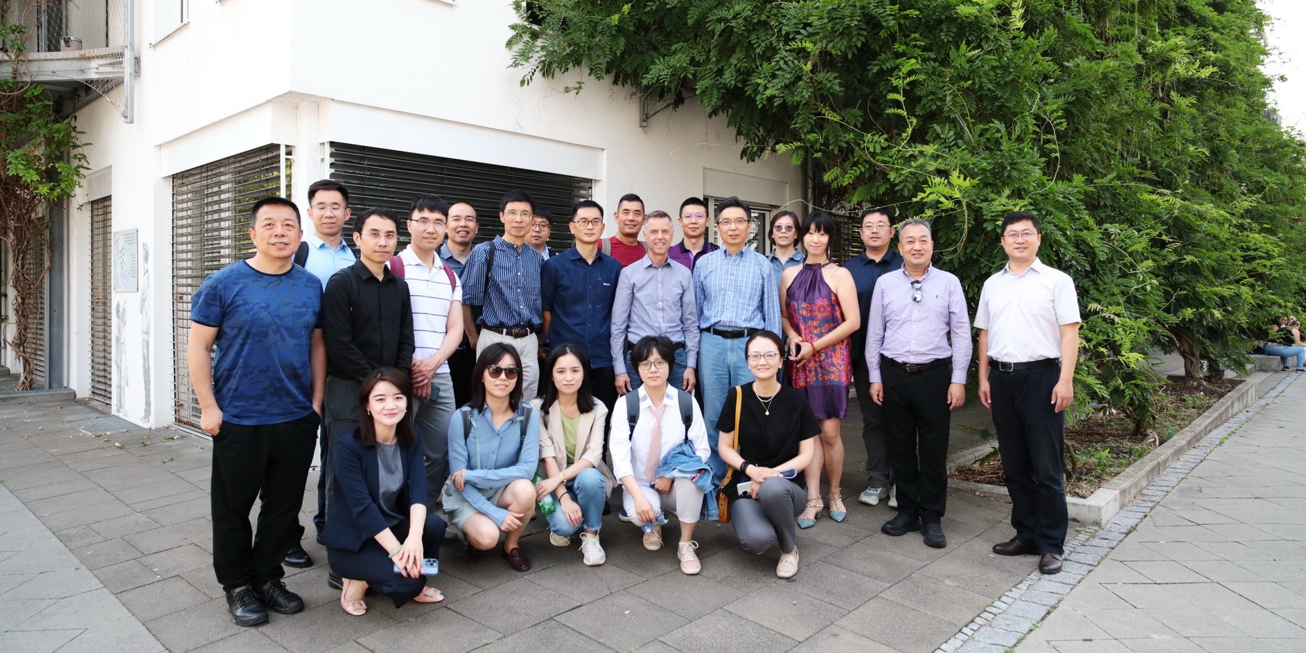China Academy of Building Research besucht Frey Gruppe