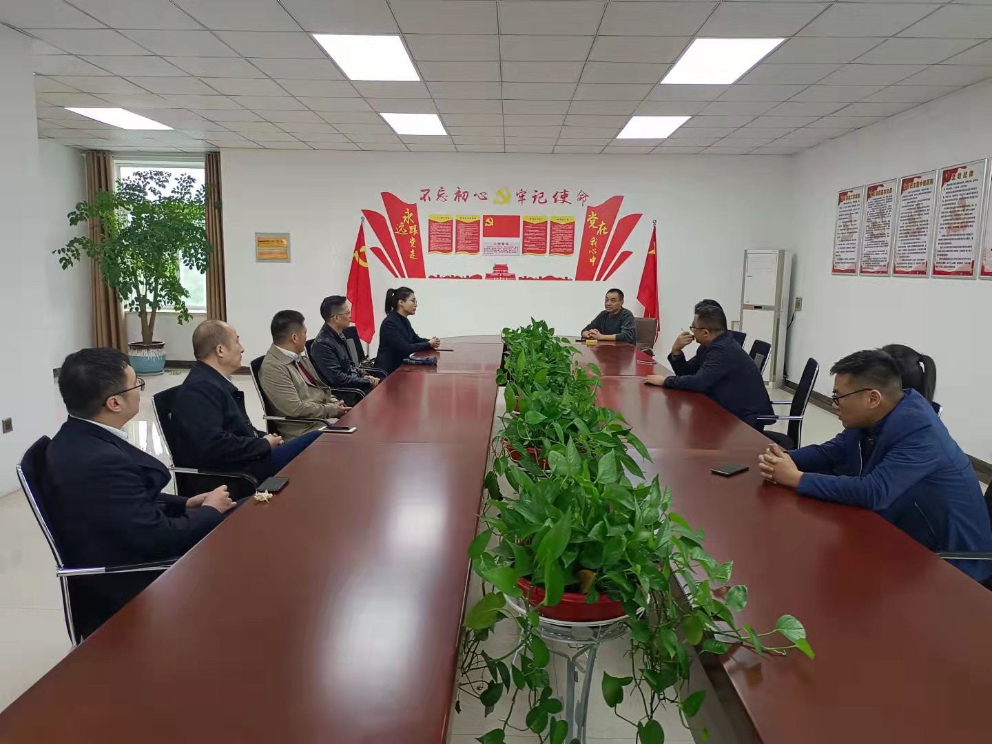 引省會(huì)金融資源，助園區(qū)企業(yè)發(fā)展