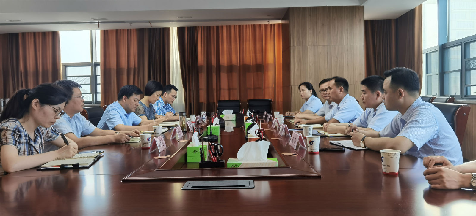 安徽六安金安经济开发区管委会与六安农村商业银行签订政银战略合作协议