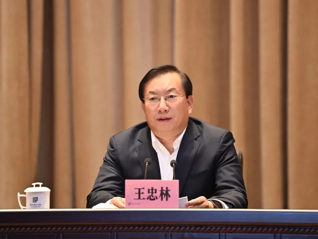 盘古集团总裁陈文辉受邀赴武汉市委作跨境电商专题报告