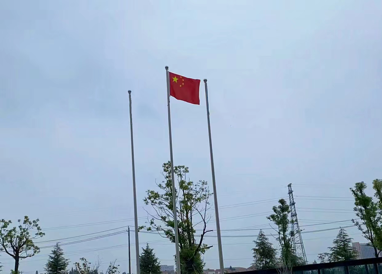 丹桂飘香迎国庆，拳拳深情献祖国武汉同济航天城医院举行迎国庆升旗仪式