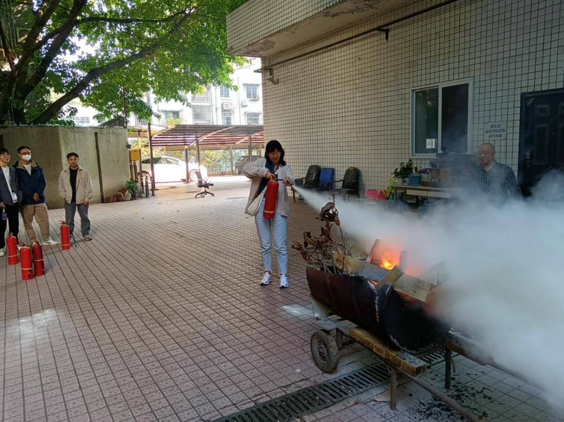 懂消防 會應(yīng)急——國藥集團重慶醫(yī)藥設(shè)計院有限公司開展 2023年消防應(yīng)急演練 懂消防 會應(yīng)急——國藥集團重慶醫(yī)藥設(shè)計院有限公司開展 2023年消防應(yīng)急演練