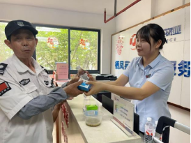 夏日送清涼,致敬一線(xiàn)工作者! 夏日送清涼,致敬一線(xiàn)工作者!