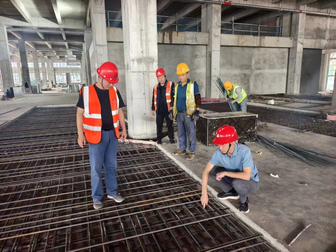 國慶在崗 | 堅守一線(xiàn)崗位,保障假期運營(yíng) 國慶在崗 | 堅守一線(xiàn)崗位,保障假期運營(yíng)