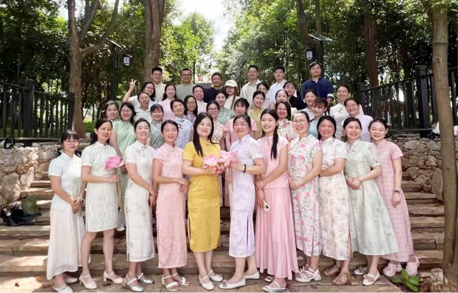 温暖相伴，快乐共事-斯倍尔团队